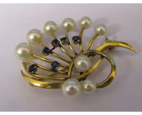 14ct gold sapphire and pearl brooch weight 7.6 g