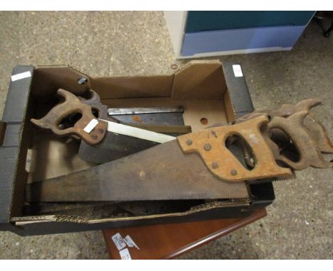 BOX CONTAINING MIXED VINTAGE TOOLS, SAWS ETC