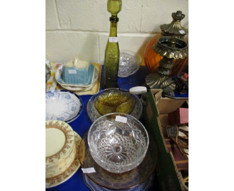 MIXED LOT OF GLASS DECANTER, BOWLS, HORS D’OEUVRES DISH ETC 