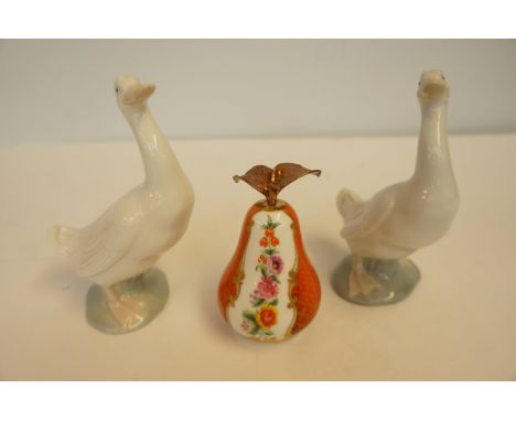 2x Nao swans together with a Royal Worcester pear snuffer