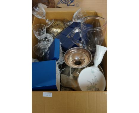 Unsorted mixed box to include crystal ware, ceramic animals &amp; others