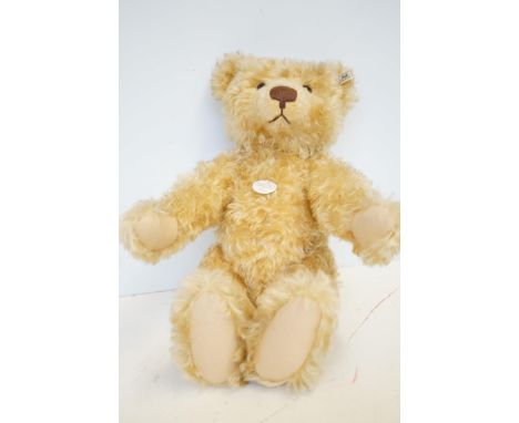 Steiff teddy bear 1905 replica Teddy Boy 