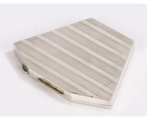 Art Deco white metal card case, of shaped form, the hinged lid with engine turned decoration enclosing a plain interior (unma