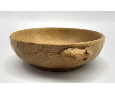 Thompson of Kilburn Mouseman adzed oak nut bowl with carved mouse signature D15cm - Condition Report 