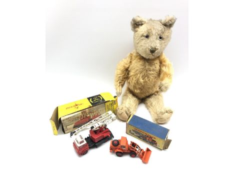 Dinky Toys diecast model Jones Fleetmaster Cantilever Crane 970 &amp; Dinky Hatra Tractor Shovel, in original boxes and a vin