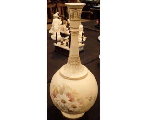 Large Royal Worcester blush ivory Daisies vase