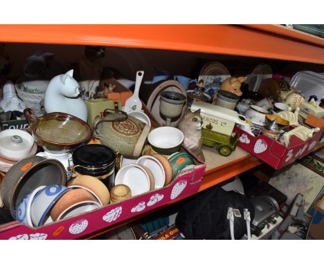 FIVE BOXES AND LOOSE MISCELLANEOUS CERAMICS, to include, two Capodimonte figures, a quantity of cat sculptures, names include