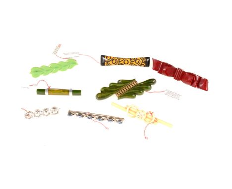 Eight vintage bar brooches, bakelite, paste, celluloid, green bakelte with gilt metal detail, 90mm, red bakelite bow, 85m, pa