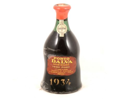 Port; Porto Dalva 1934 vintage port, one bottle.