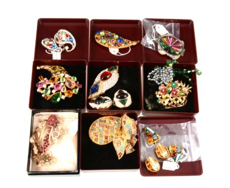 Vintage multi-coloured stone costume jewellery, an Exquisite multi-coloured gem pear shaped pendant and chain and similar bow