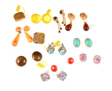 Eleven pairs of large vintage clip-on earrings, a pair of Reja cabochon simulated aventurine quartz earclips, a pair of filig