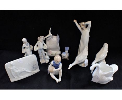 TWO LLADRO COLLECTOR'S DISPLAY PLAQUES, two Nao geese and similar ceramics