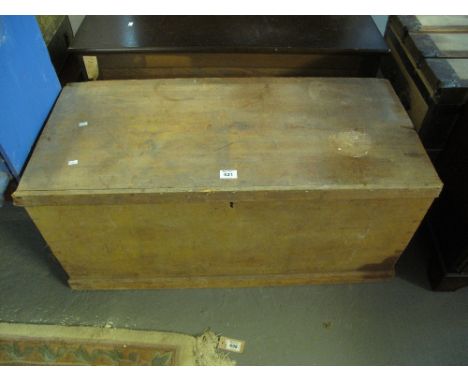 19th Century pine trunk.(B.P. 24% incl. VAT)
