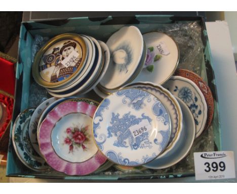 Box of assorted porcelain trinket pin dishes, Royal Worcester, Royal Doulton etc. (B.P. 24% incl. VAT)