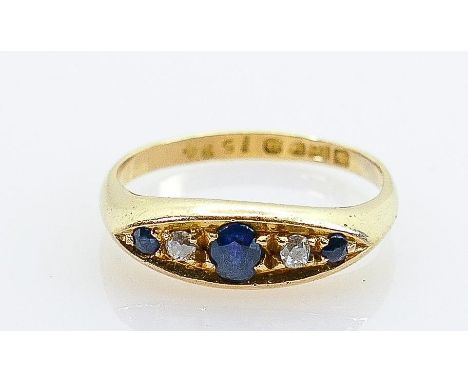 18ct gold hallmarked sapphire &amp; diamond ring: Weight 4.2g, ring size O. 