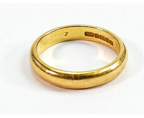 22ct gold wedding band ring: Weight 6.7g, UK size P/Q.  Band width 3mm appx. 