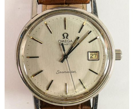 Omega Seamaster quartz gents wristwatch: Stainless steel case, watch keeping good time. Date function.  Very lightly engraved
