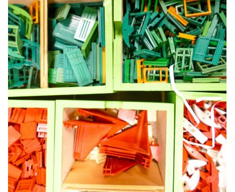 Bayko Toy construction set: To include instructions and building accessories 