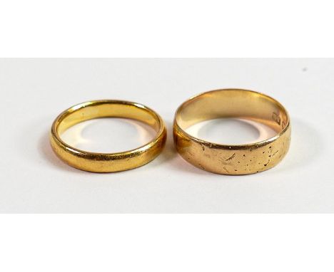 18ct and 22ct wedding bands: Weighing 3.5g &amp; 3.6g (22ct), UK sixes M &amp; K appx. 