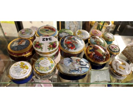 SELECTION OF STAFFORDSHIRE ENAMELLED LIMITED EDITION PILL BOXES AND ROYAL WORCESTER PILL BOXES