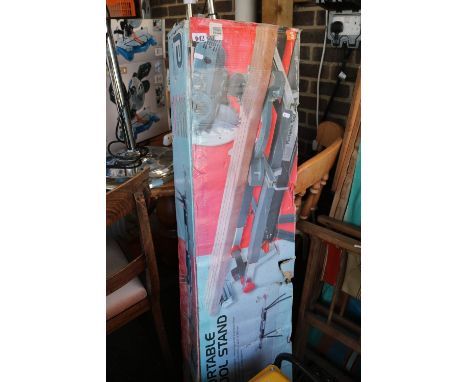 Boxed Portable Tool Stand 