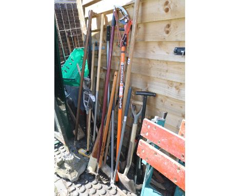 Collection of assorted Hand Tools 