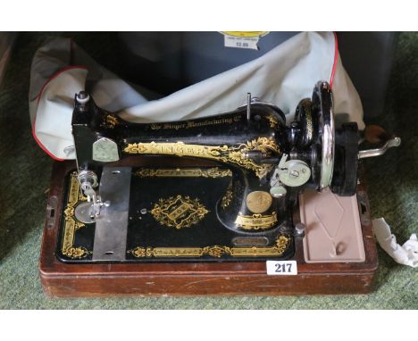 Vintage Singer Sewing machine 