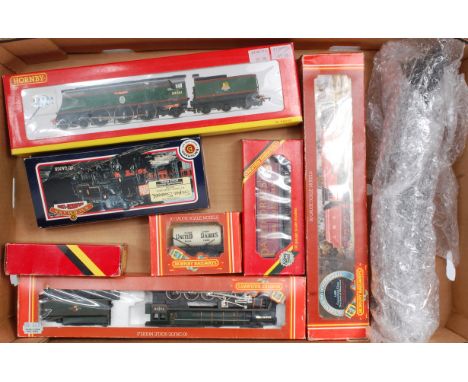 Hornby and Bachmann Locomotive, Rolling Stock and Track Group, to include Bachmann 31-450A BR Ivatt Tank locomotive No.41272 