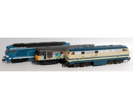 Small tray containing 3x Lima bogie diesel locomotives including BR 'Isle of Grain' No. 33050,blue SNCF No. 67001 and cream D