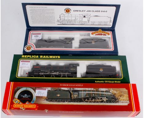 A Bachmann J39 0-6-0 in BR black No. 64964 (VG,BVG), a Hornby R309 A4 4-6-2 in BR green No. 60022 'Mallard' (VG,BG) and a Rep