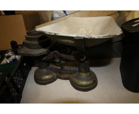 Set of scales and weights