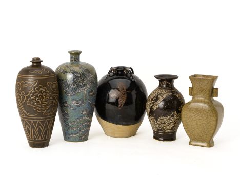 A GROUP OF FIVE EARLY STYLE CERAMIC VASES AND JARS
Including a leaf decorated jar; a cizhou style vase with deer; a phoenix d