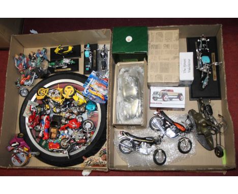 Two trays containing a quantity of mainly modern release motorcycle models and associated effects to include a Maisto Honda 1