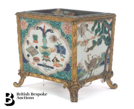 19th century Chinese famille verte jardinière/planter, Qing Dynasty, having four porcelain panels two panels painted with dee