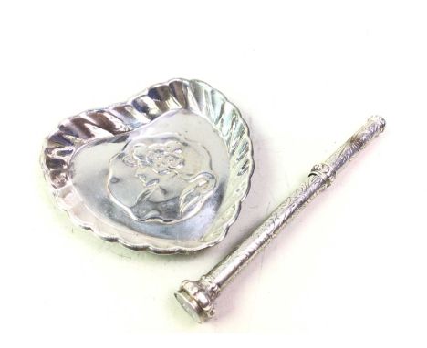 COLLECTION OF SMALL SILVER ITEMS, including a propelling pencil, marked G Wheeler, London, a Chinese pickle fork, a heart sha