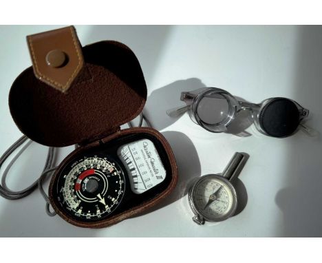 WESTON MASTER III UNIVERSAL EXPOSURE METER, AND OTHER ITEMS  in original leather case, along with a pair of Keeler 10-8X opti