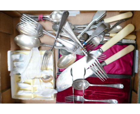 A collection of vintage cutlery to include: Knifes, spoons, silver plated sets etc