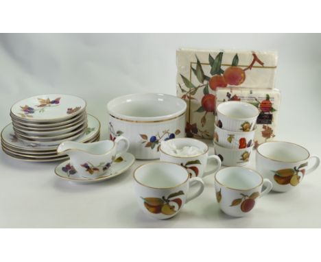 A large collection of Royal Worcester Evesham oven dinner and tea ware to include: Tureens, tea set, large bowls, soup bowls,