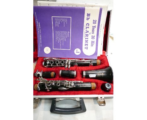 Vintage Boosey &amp; Hawkes Regent Clarinet: in fitted case