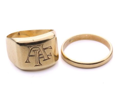A signet ring and a wedding band; the signet ring with curved square ring head, engraved with monogram 'AF', to a tapering fl