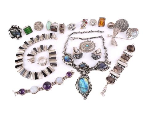 A quantity of white metal jewellery, including a large naturalistic labradorite necklace and ring, a smokey quartz and mother