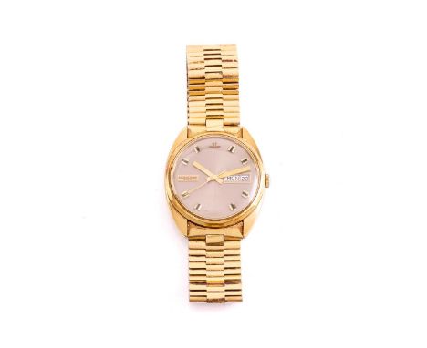 A Jaeger-LeCoultre Club wristwatch, featuring an automatic Swiss-made movement in a gilt case measuring 35mm with a grey dial