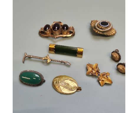 Antique and vintage jewellery- an unhallmarked leaf brooch, assessed as 17- 18ct gold with a replacement steel pin, a 9ct hal