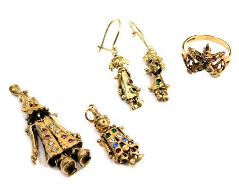 A suite of clown jewellery, comprising a pair of clown drop earrings, yellow metal unmarked, set with ruby and emerald, an ar