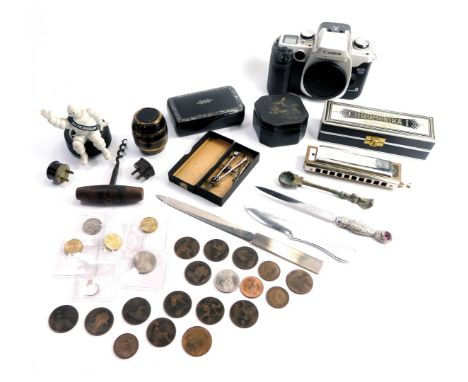 Vertu and collectables, including black papier mache rectangular box with mother of pearl decoration, corkscrew, Jacobite let