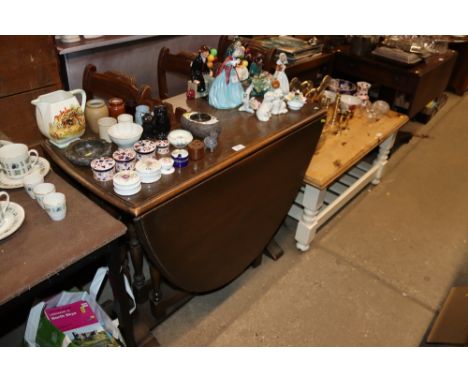 An oak gate leg table