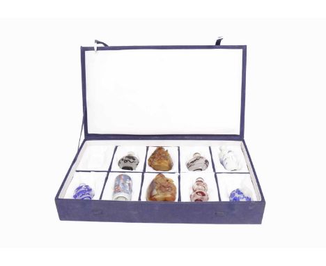 COLLECTION OF EARLY 20TH CENTURY CHINESE CHINESE SNUFF BOTTLES including ceramic examples, glass and hardstone, the largest 9
