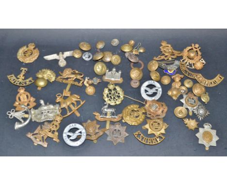 Militaria - brass cap badges, Royal Engineers, Worcestershire, The Wiltshire Regiment, Dragoon Guards, Royal Warwickshire, Ea