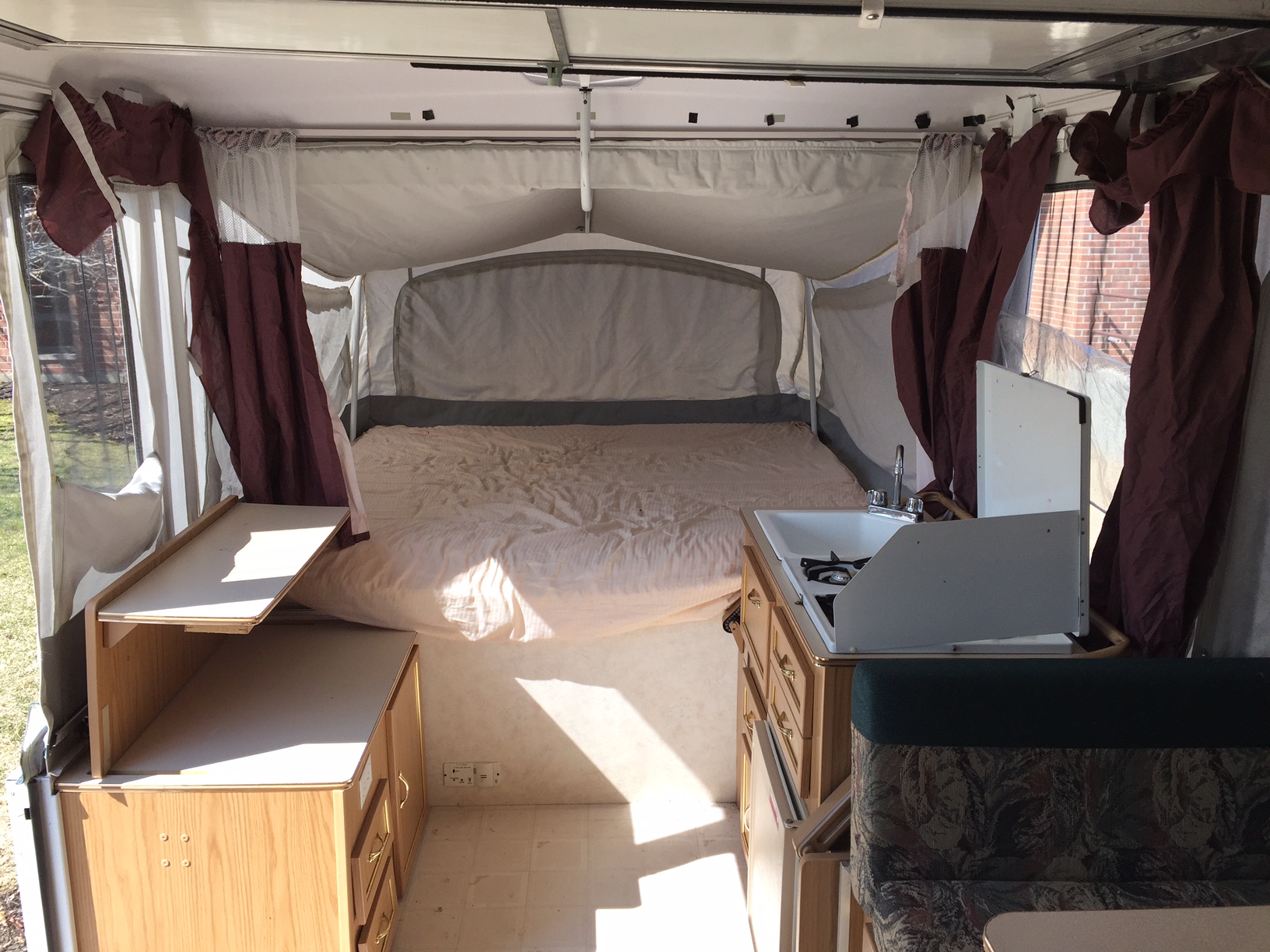 1998 COLEMAN BAYSIDE S/A POPUP CAMPER VIN 4CP678H12W7239116, HEAT, A/C, TABLE SIZE SIDE SLIDE O