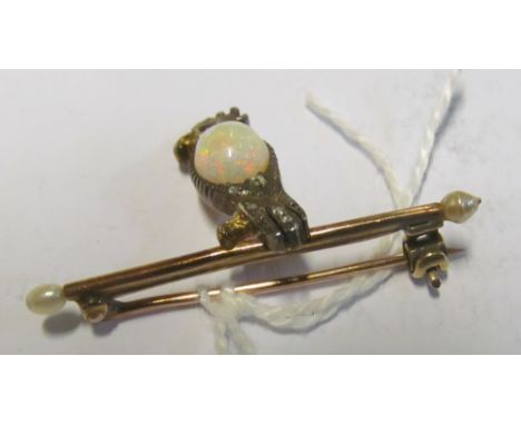 A Victorian gold brooch with diamond and opal set cockatoobird 20mm x 8mm approx